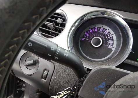 2013 Ford Mustang V6 Premium z USA, uszkodzony, nr VIN 1ZVBP8AM0D5254978